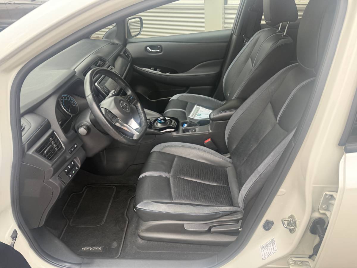 Nissan Leaf Nissan LEAF Tekna 40 kWh Bj 2019 Km 74.014 Leer,Stoelverwaming,Navi,Camera,17Inch 150PK