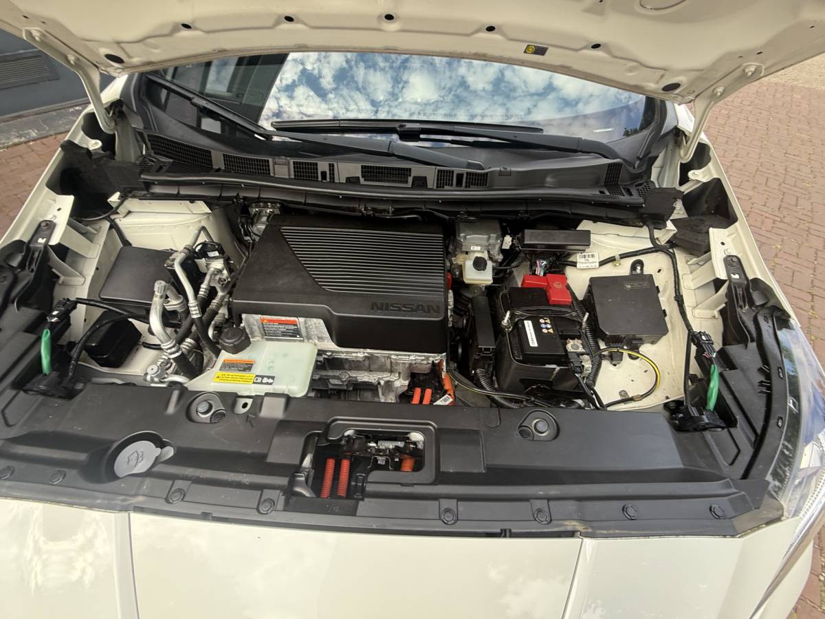 Nissan Leaf Nissan LEAF Tekna 40 kWh Bj 2019 Km 74.014 Leer,Stoelverwaming,Navi,Camera,17Inch 150PK