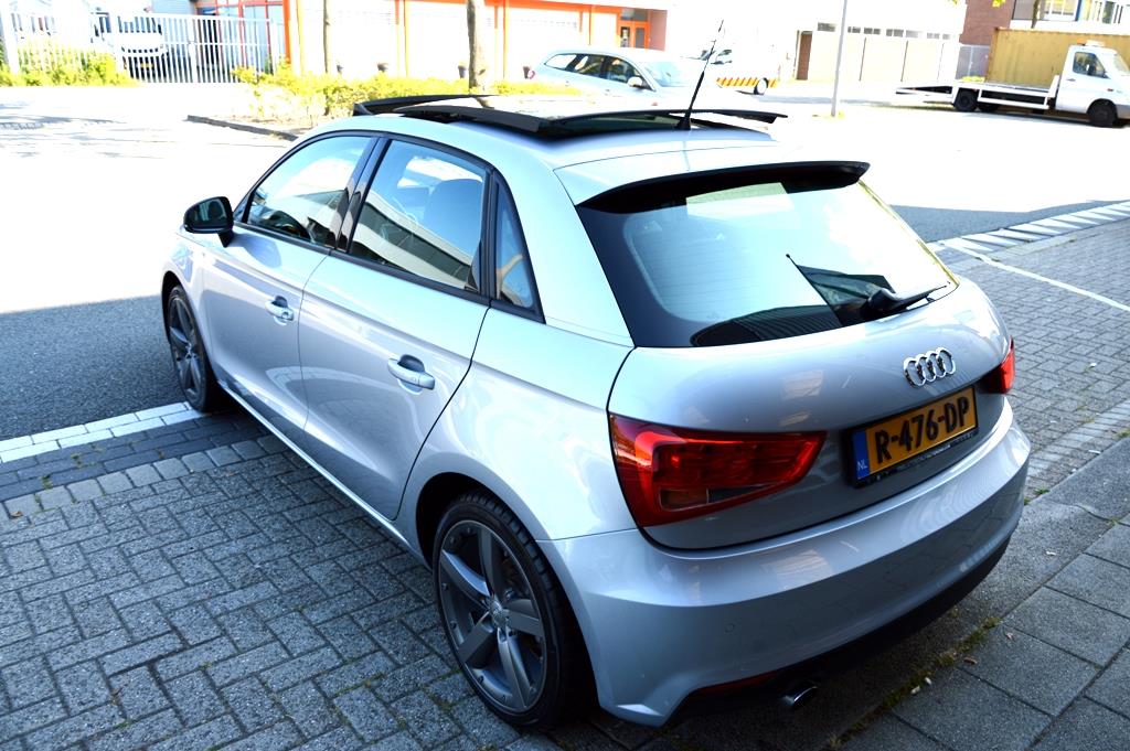 Audi A1 Sportback Audi A1 SPORTBACK 1.0 TFSI Design S-tronic PDC/NAVI/LMV/PANO