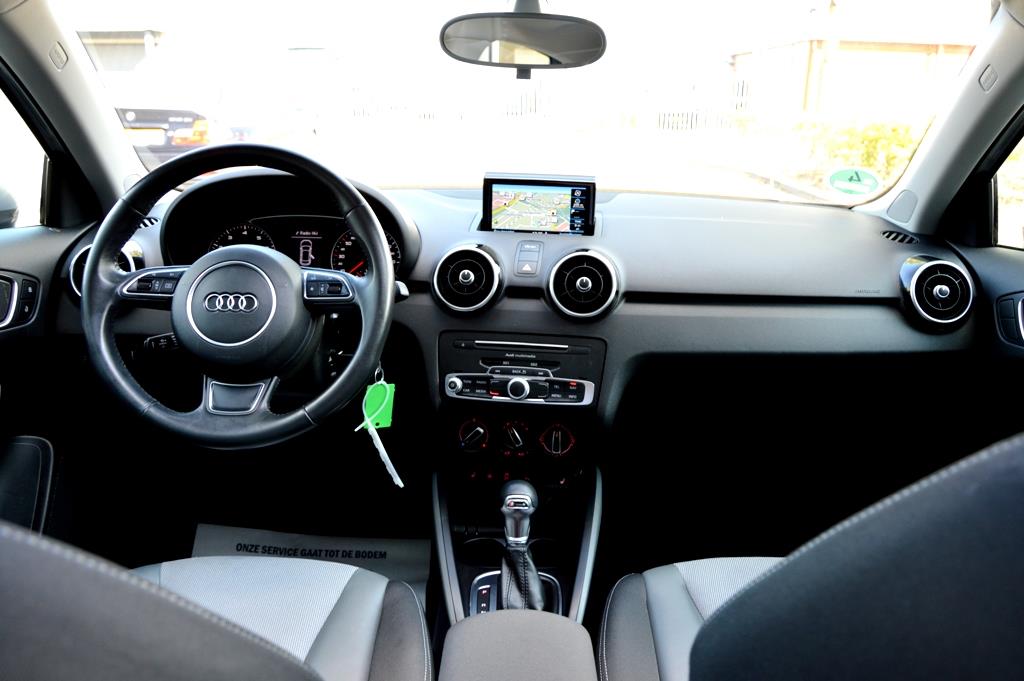 Audi A1 Sportback Audi A1 SPORTBACK 1.0 TFSI Design S-tronic PDC/NAVI/LMV/PANO
