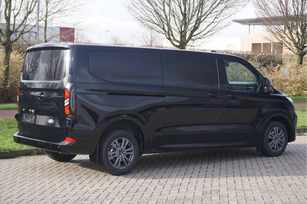 Ford Transit Custom Ford Transit Custom 300L 170PK Limited AUT BPM VRIJ!! Navi, Cam, Adap. Cruise, 17″ LM, LED!! NR. 442