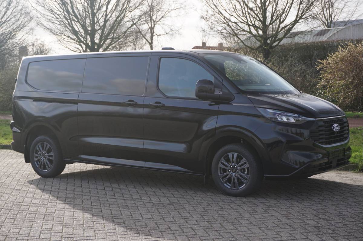 Ford Transit Custom Ford Transit Custom 300L 170PK Limited AUT BPM VRIJ!! Navi, Cam, Adap. Cruise, 17″ LM, LED!! NR. 415