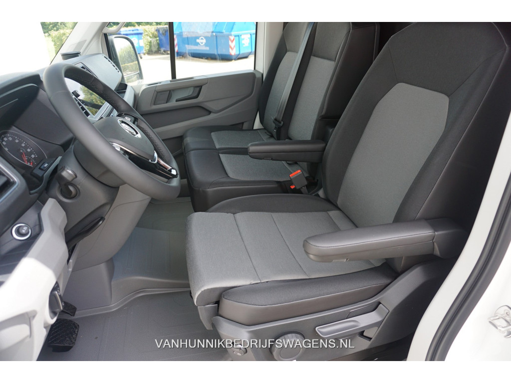 Volkswagen Crafter Volkswagen Crafter 35 177PK L3H3 AUT BPM VRIJ!! Airco, Navi, Camera, Gev. Stoel, Alarm, LED!! NR. 968