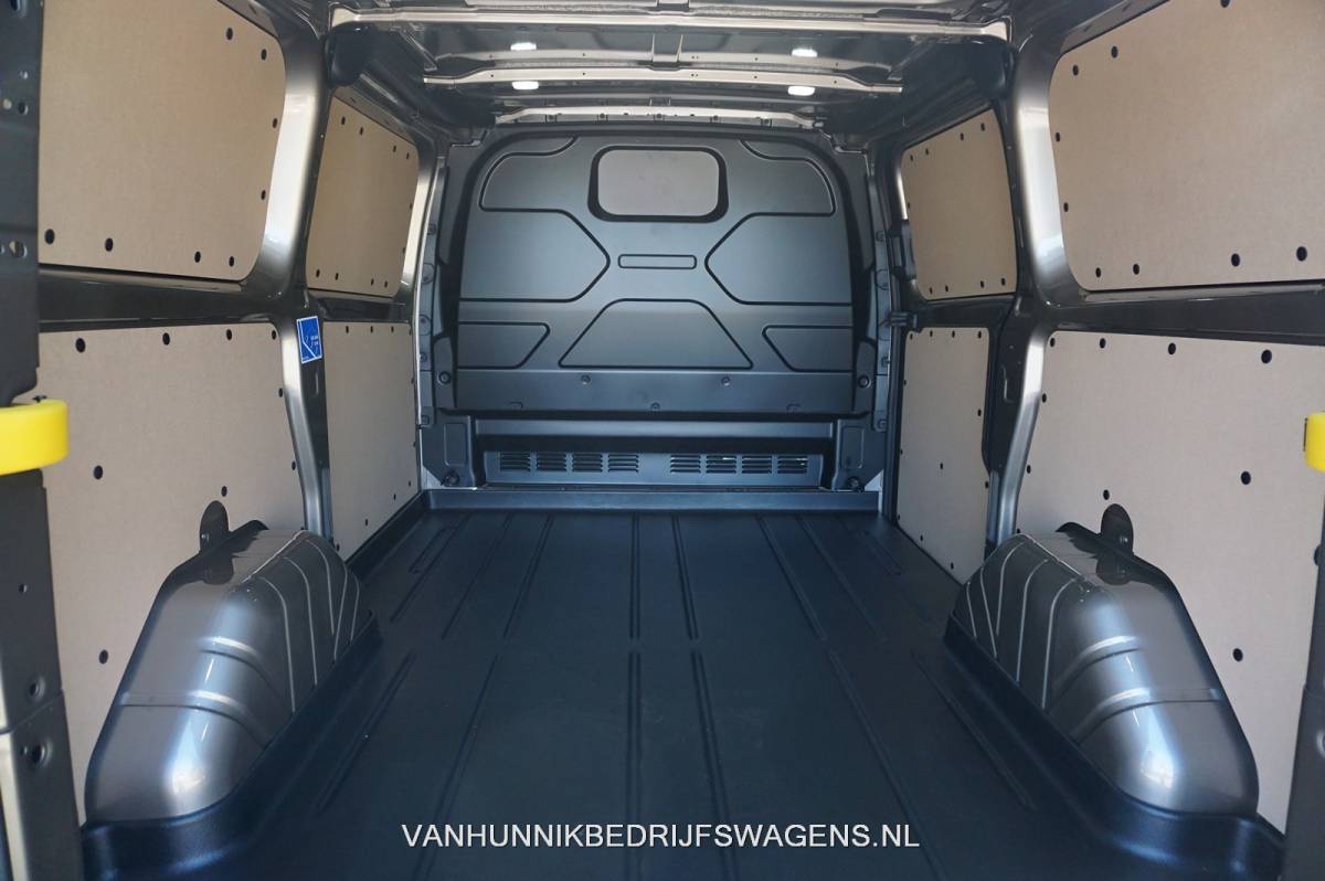 Ford Transit Custom Ford Transit Custom 300S Active 130PK DEMO Auto BPM VRIJ!! Airco, Cruise, Apple CP / Android Auto, 17″ LM Velg!! NR. 397