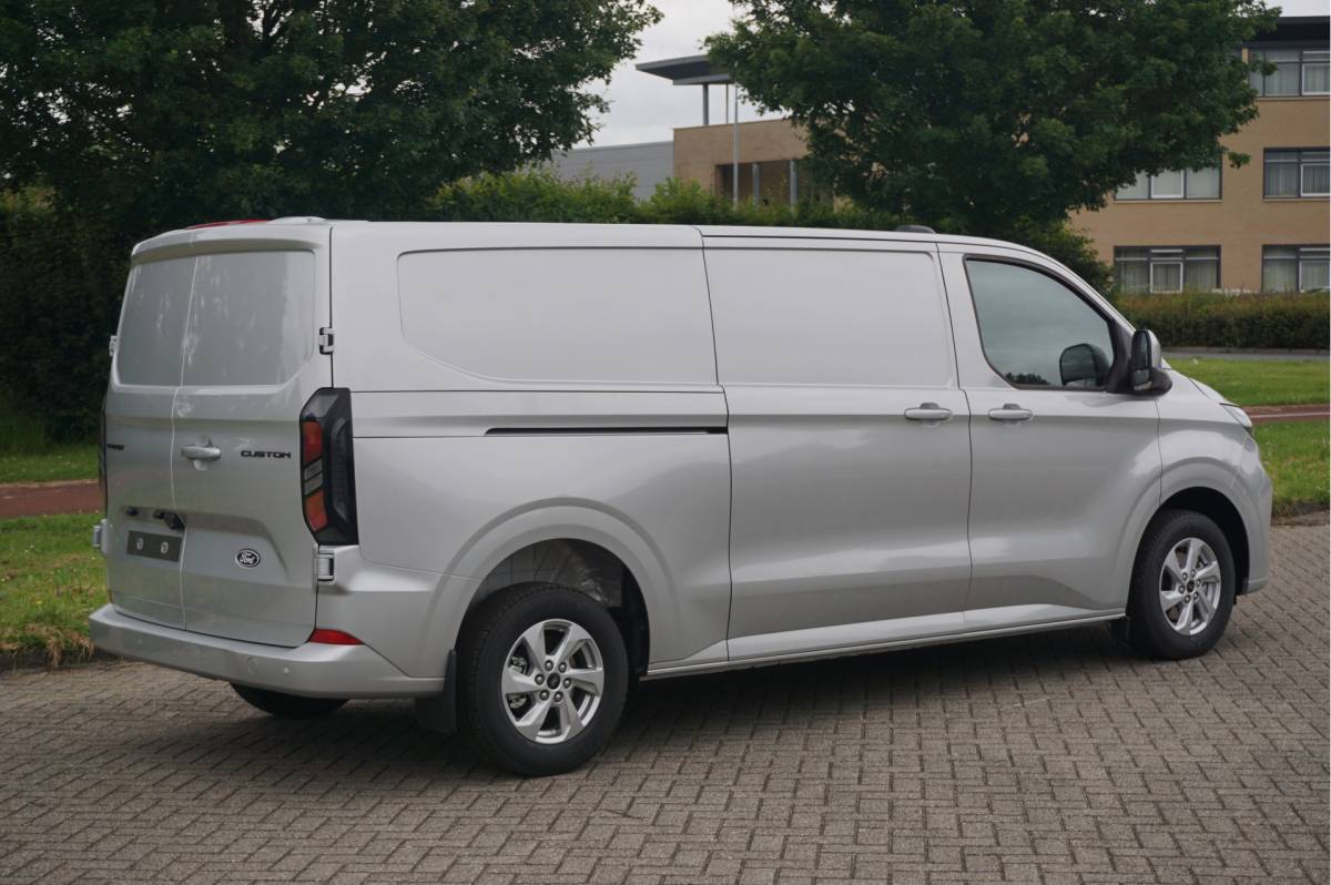 Ford Transit Custom Ford Transit Custom 300L 170PK Limited AUT BPM VRIJ!! Navi, Cam, Adap. Cruise, LM Velg, LED!! NR. 663