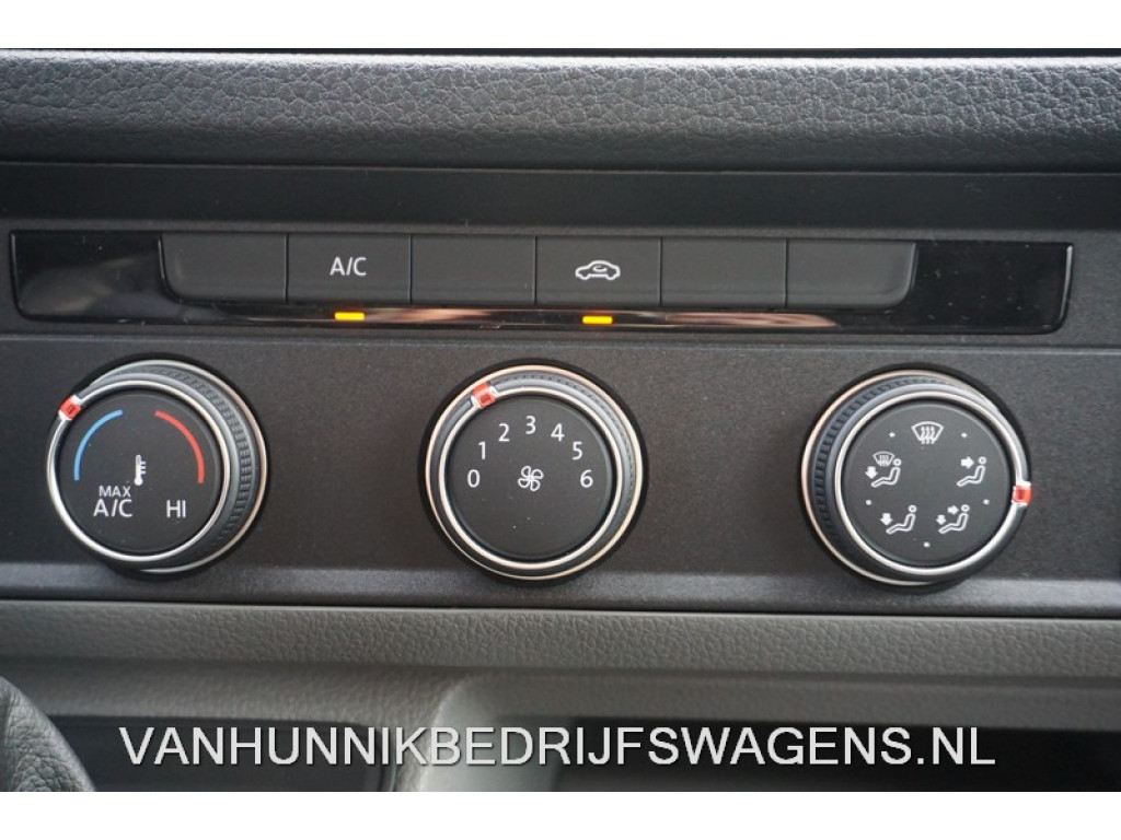 Volkswagen Crafter Volkswagen Crafter 35 177PK L3H3 AUT BPM VRIJ!! Airco, Navi, Camera, Cruise, Gev. Stoel 270Gr Deur!! NR. 764