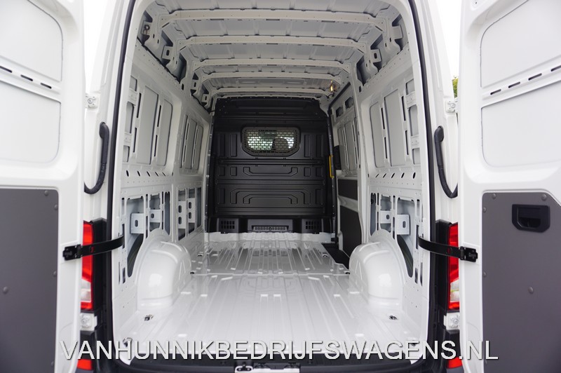 Volkswagen Crafter Volkswagen Crafter 35 177PK L3H3 AUT BPM VRIJ!! Airco, Navi, Camera, Cruise, Gev. Stoel 270Gr Deur!! NR. 764