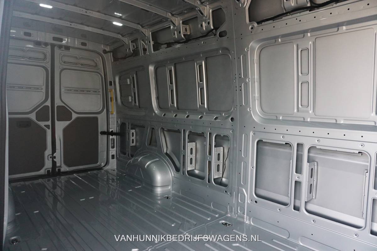 Volkswagen Crafter Volkswagen Crafter 35 177PK L4H3 AUT BPM VRIJ!! Navi, Camera, Adap. Cruise, Gev. Stoel, LED!! NR. 885
