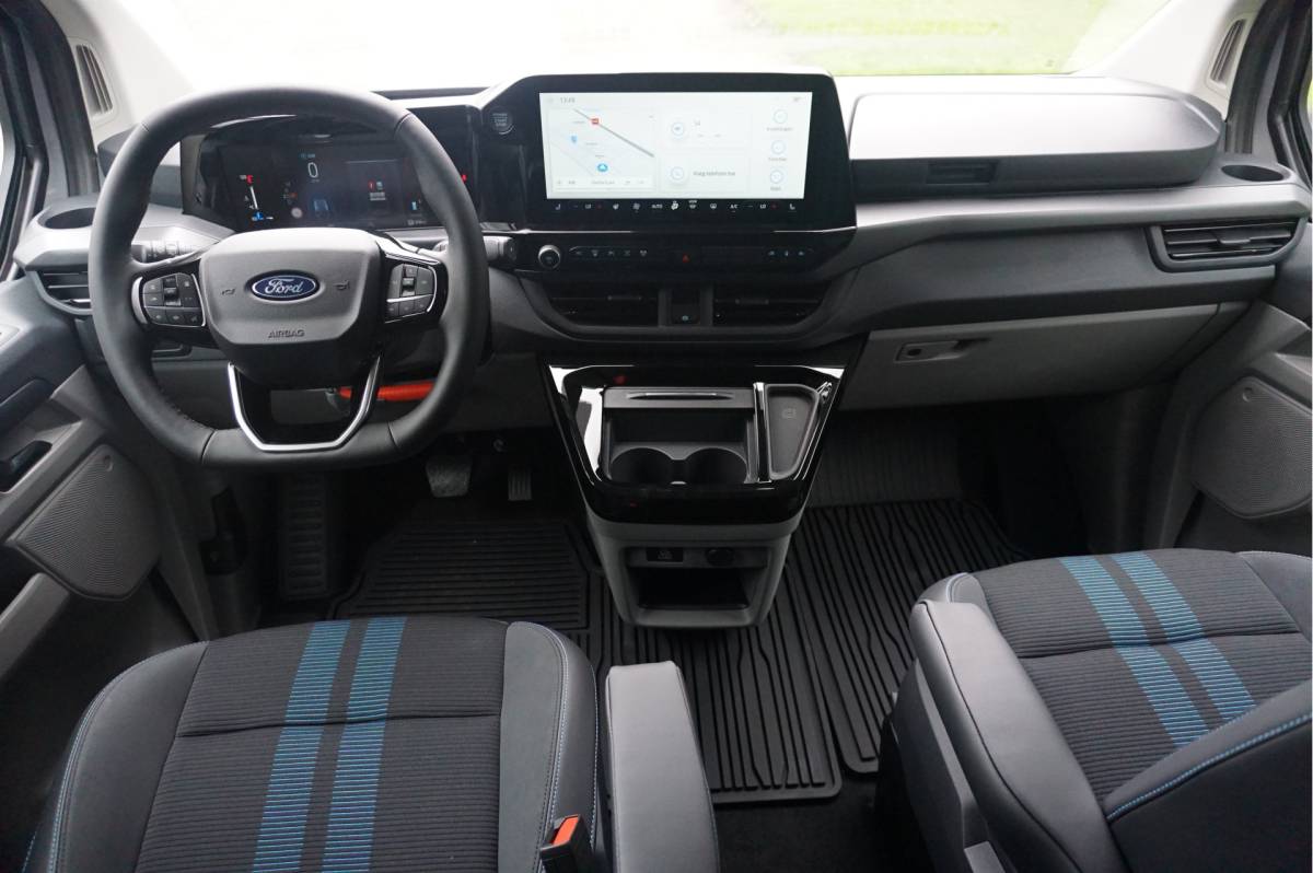 Ford Transit Custom Ford Transit Custom 320S 170PK DC Sport AUT AWD BPM VRIJ!! Navi, ACC, Trekhaak, 360° Cam, 17″ LM, Elek. Schuifdeur!! NR. 993