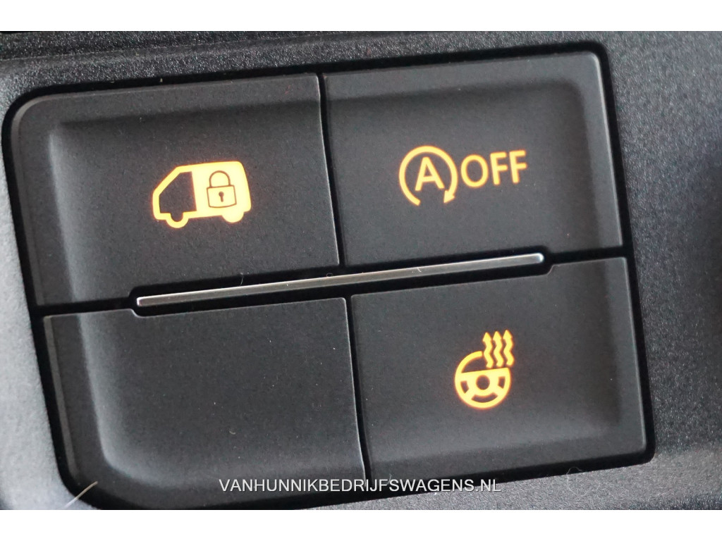 Volkswagen Crafter Volkswagen Crafter 35 177PK L3H3 AUT BPM VRIJ!! Navi, Camera, Gev. Stoel, Alarm, LED, 2x Schuifdeur!! NR. 960