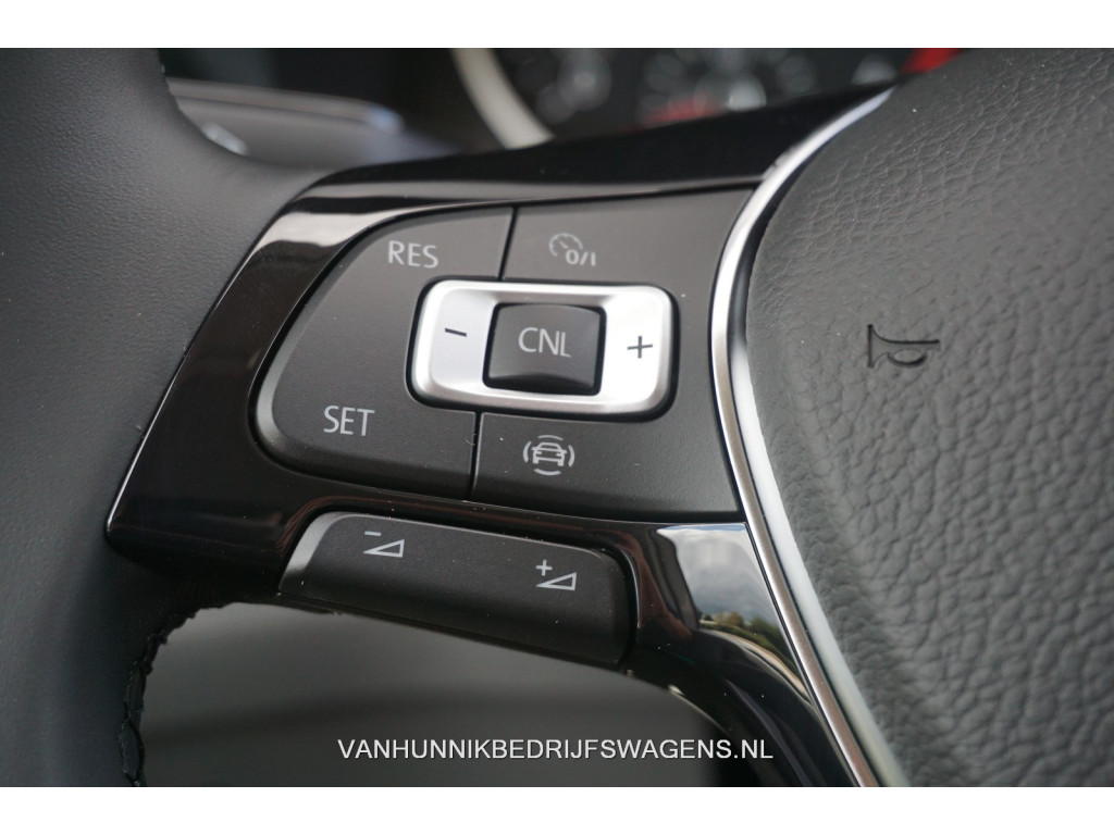 Volkswagen Crafter Volkswagen Crafter 35 177PK L3H3 AUT BPM VRIJ!! Navi, Camera, Gev. Stoel, Alarm, LED, 2x Schuifdeur!! NR. 960