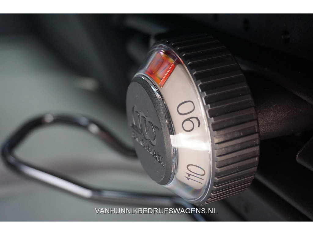 Volkswagen Crafter Volkswagen Crafter 35 177PK L3H3 AUT BPM VRIJ!! Navi, Camera, Gev. Stoel, Alarm, LED, 2x Schuifdeur!! NR. 960