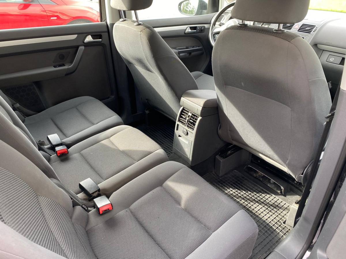 Volkswagen Touran Volkswagen Touran 1.2 TSI Highline BlueMotion 7p. Cruise Controle! Stoelverwarming! Airco