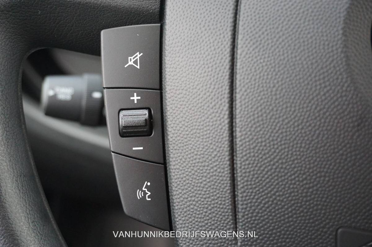 Opel Movano Opel Movano 3500 2.2 CDTI 140PK L2H2 BPM VRIJ!! Airco, Cruise, DAB+, PDC!! Nr. 428