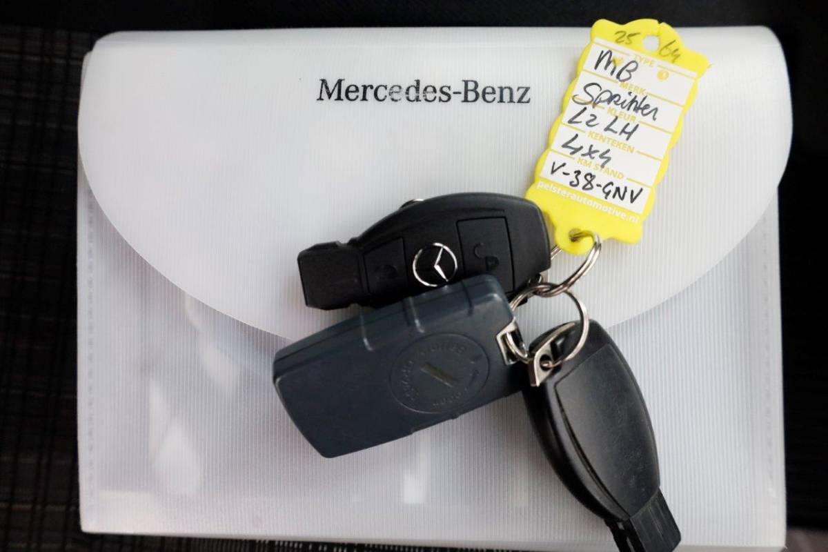 Mercedes-Benz Sprinter Mercedes-Benz Sprinter 316 CDI 163pk E6 4X4 ZG1 L2H2 Airco/Xenon/Inrichting 10-2016
