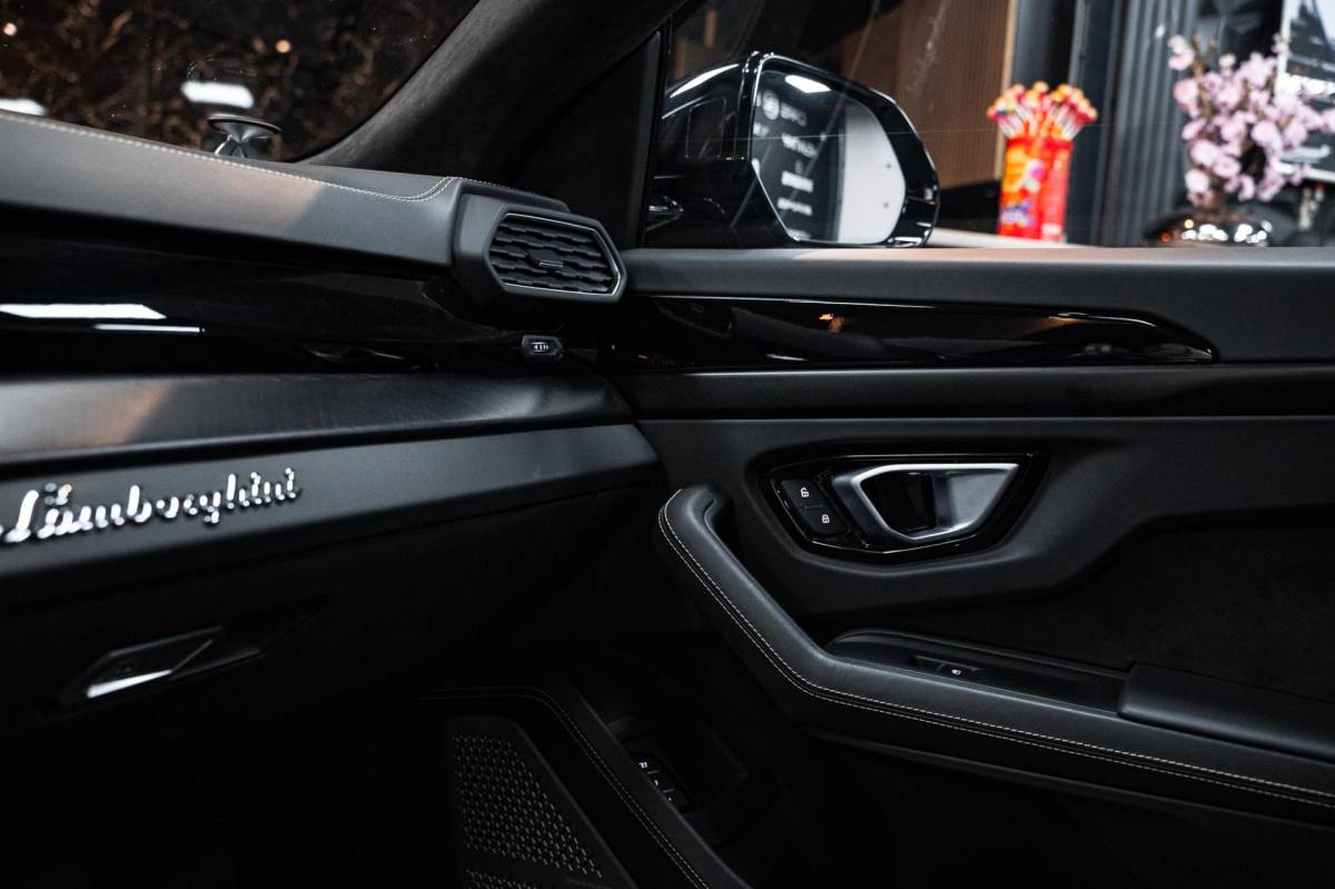 Lamborghini Urus Lamborghini Urus 4.0 V8 |Ceramic|Leder|B&O|FULL|23inch