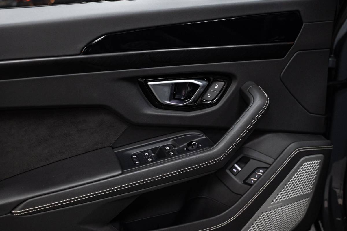 Lamborghini Urus Lamborghini Urus 4.0 V8 |Ceramic|Leder|B&O|FULL|23inch