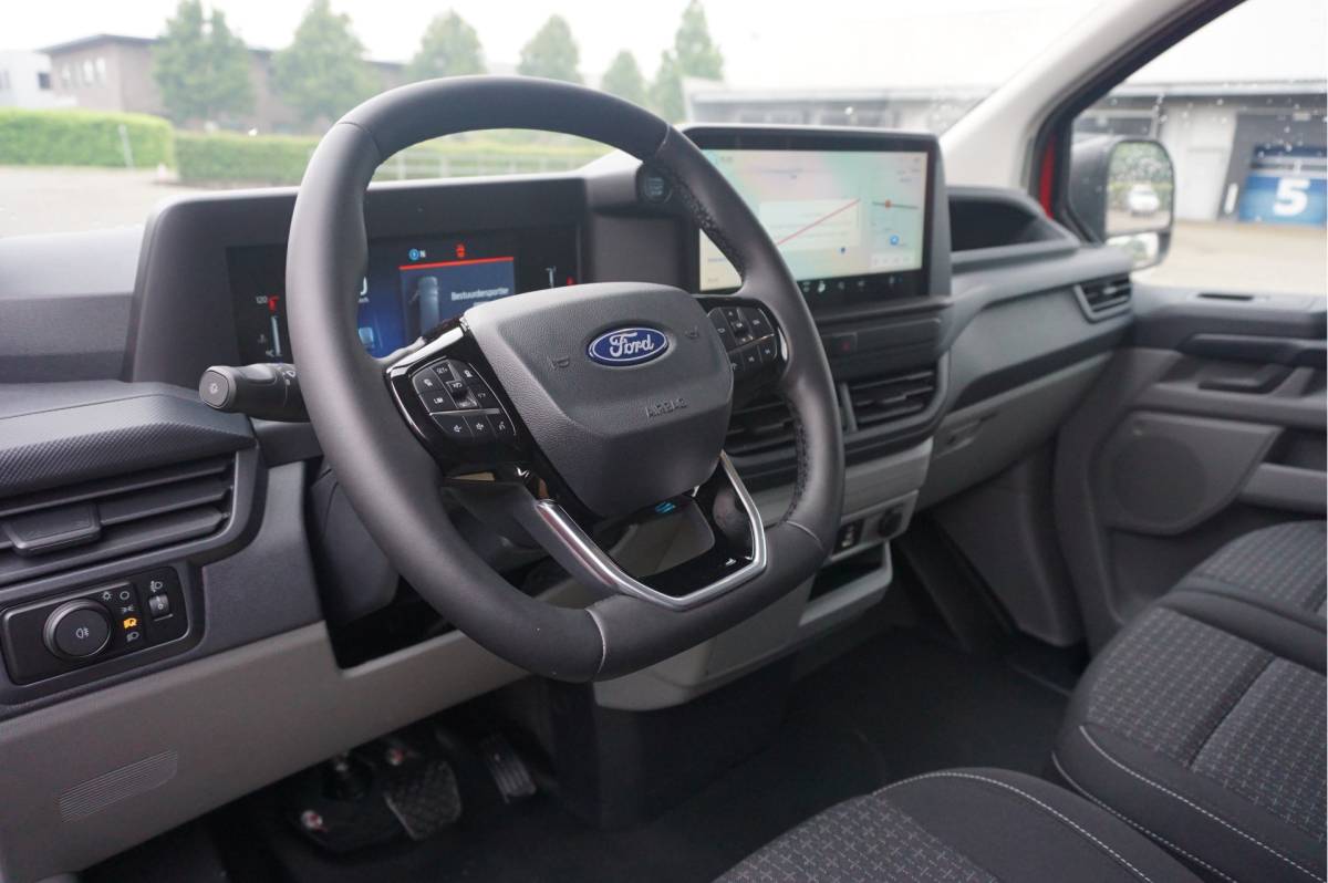 Ford Transit Custom Ford Transit Custom 320S 136PK Trend AUT BPM VRIJ!! Navi, Cam, Adap. Cruise, Omvormer, 17″ LM, Trekhaak!! NR. 328