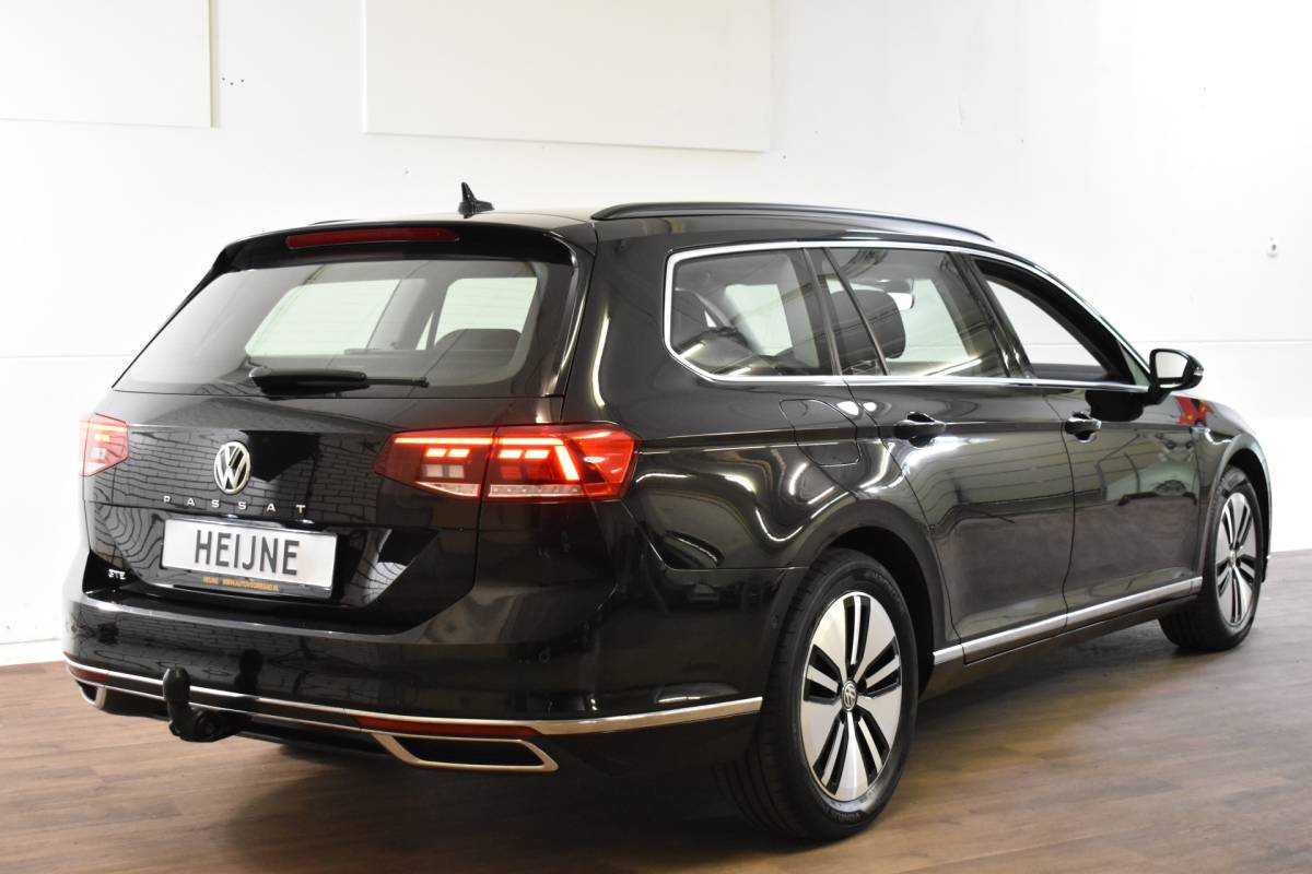 Volkswagen Passat Volkswagen Passat Variant GTE 218PK DSG HYBRID BUSINESS *** TREKHAAK/CAMERA/LED**
