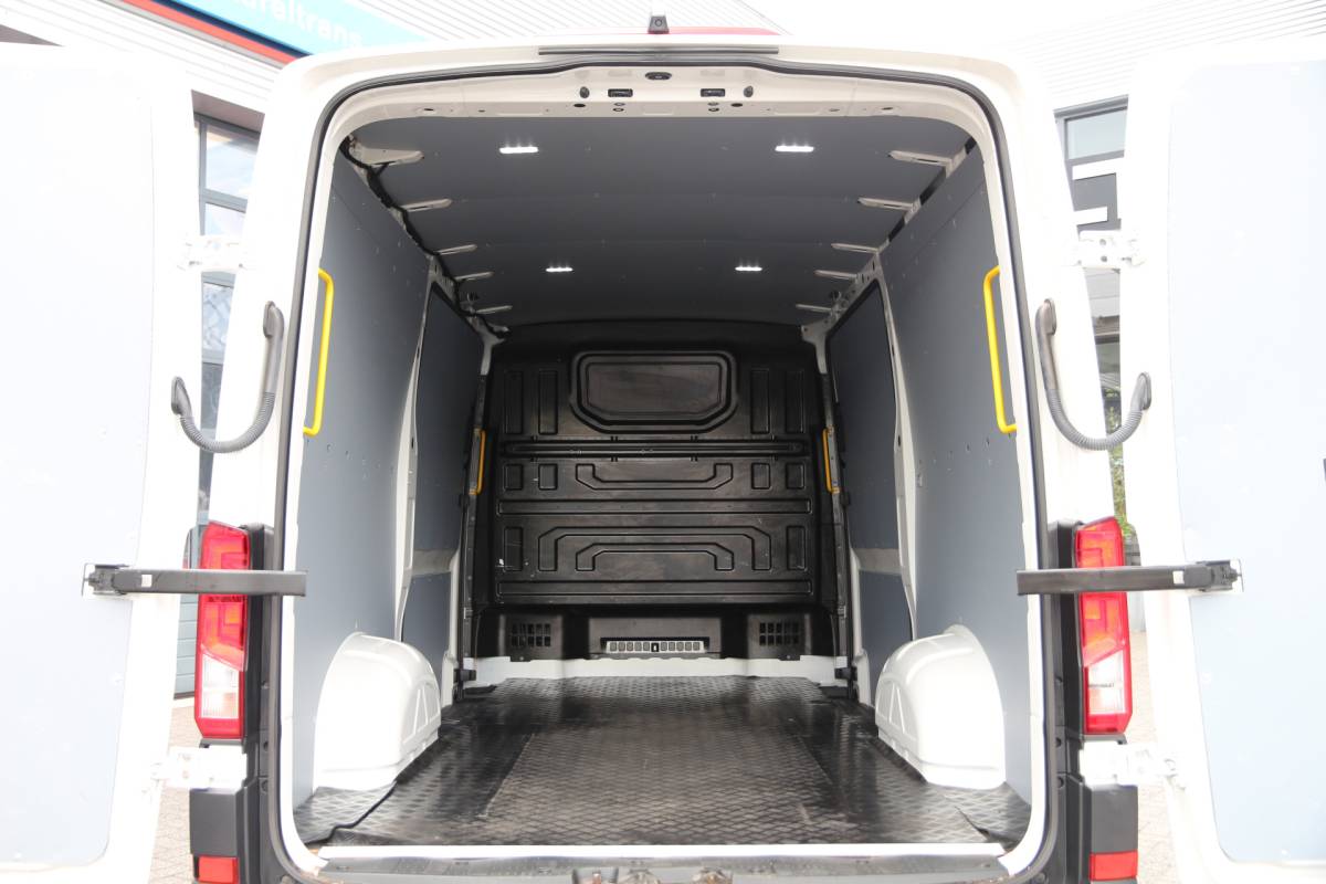 Volkswagen Crafter Volkswagen Crafter 2.0 TDI 140 | 2x Schuifdeur | Standkachel | Cruise | Airco..