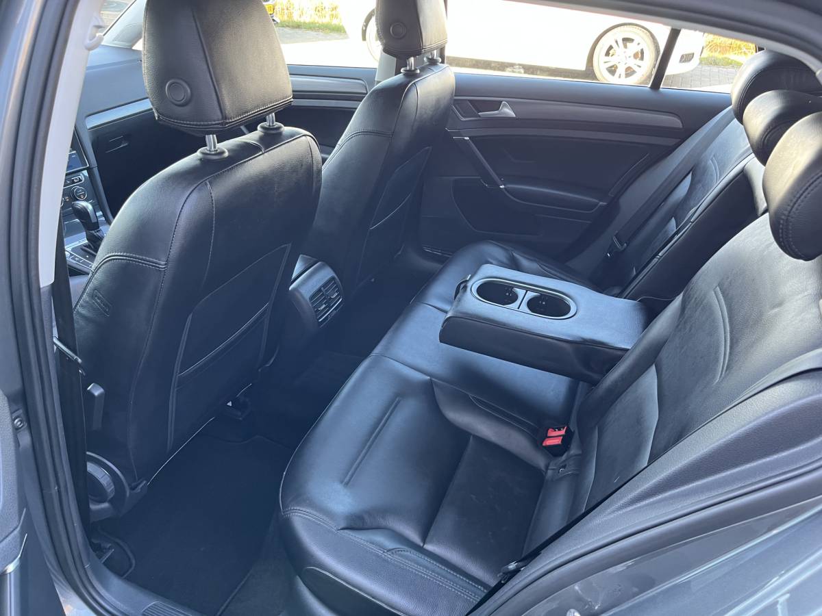 Volkswagen e-Golf Volkswagen e-Golf E-DITION 50% deal 6.725,- ACTIE Virtiual Display / Camera / Leder / Stoelverwarming