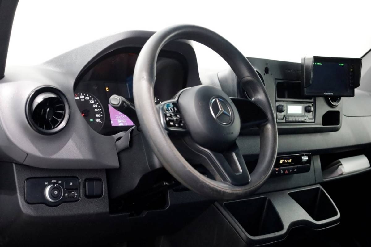 Mercedes-Benz Sprinter Mercedes-Benz Sprinter 311 CDI 7G Automaat RWD Bakwagen met achterdeuren Airco 2-Persoons 02-2021