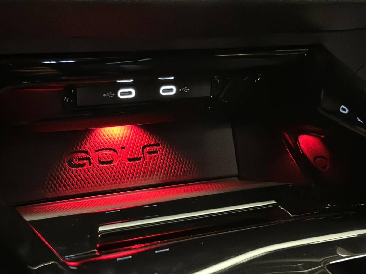 Volkswagen Golf Volkswagen Golf 2.0 TSI Clubsport|Black edition|PANO|BOMVOL