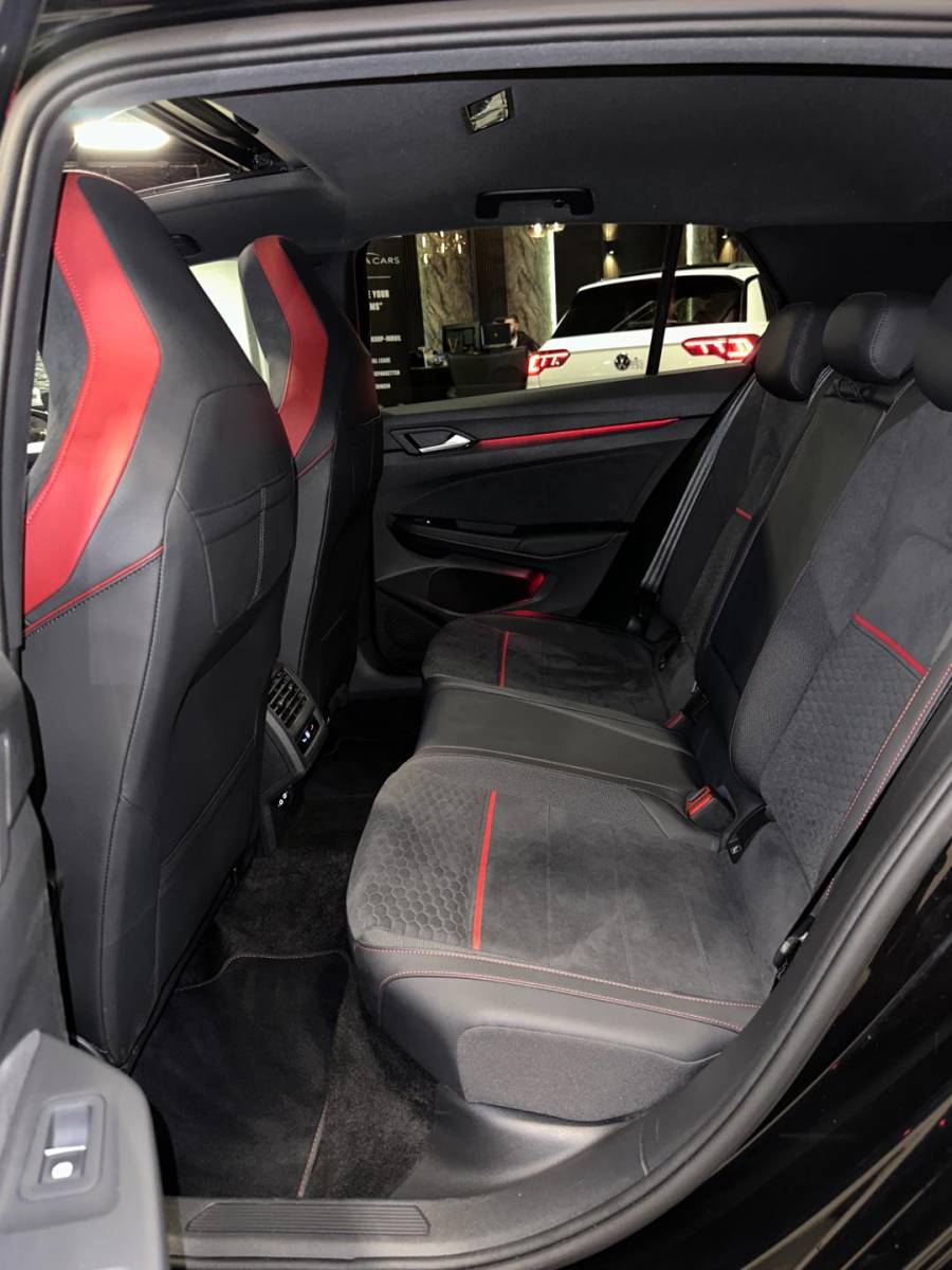 Volkswagen Golf Volkswagen Golf 2.0 TSI Clubsport|Black edition|PANO|BOMVOL