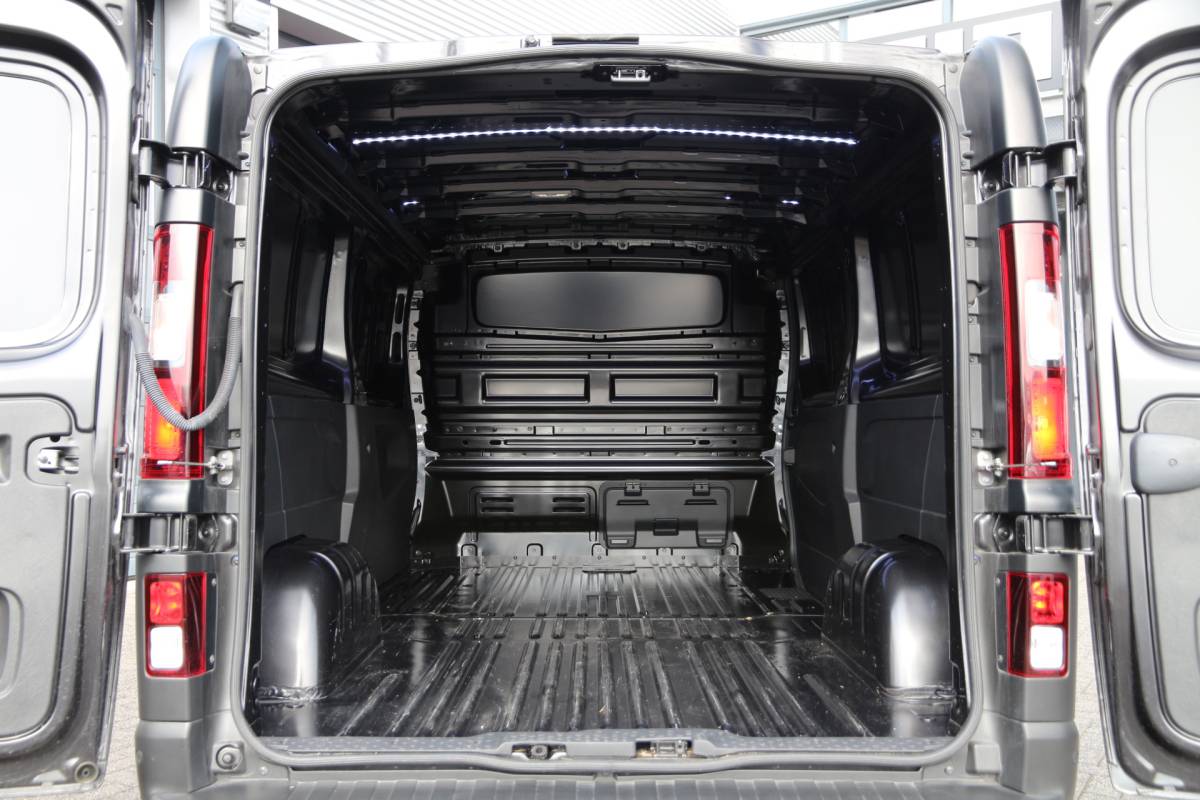 Nissan Primastar Nissan Primastar 2.0 DCI 150 | Aut. | L2H1 | Trekhaak | Cruise | Camera..