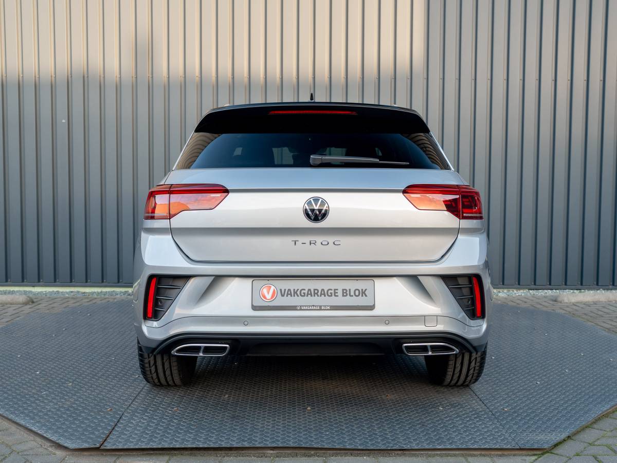 Volkswagen T-Roc Volkswagen T-Roc 1.5 TSI 150Pk R-Line Business | IQ Light | 19” | Camera | Prijs Rijklaar!!