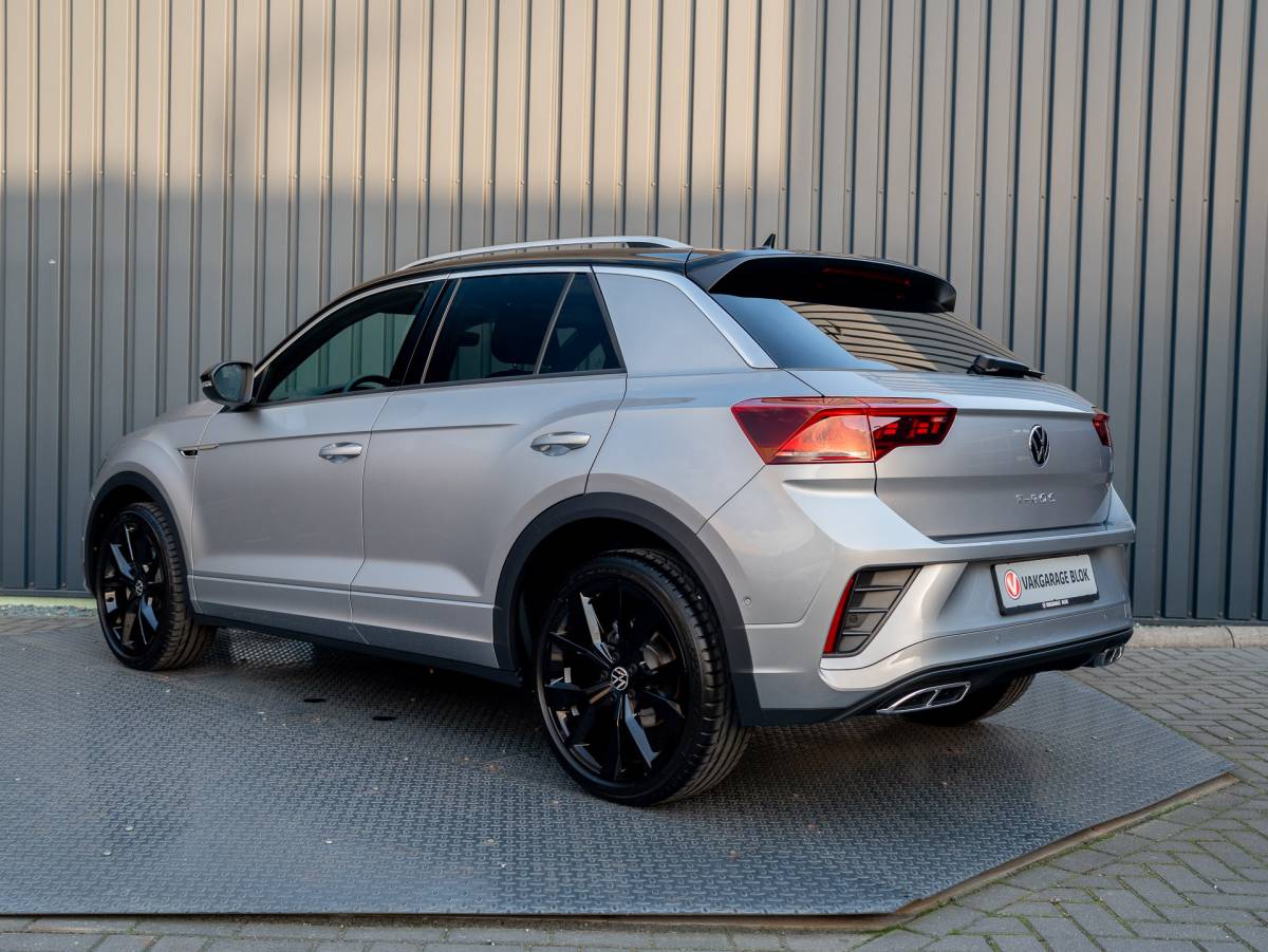 Volkswagen T-Roc Volkswagen T-Roc 1.5 TSI 150Pk R-Line Business | IQ Light | 19” | Camera | Prijs Rijklaar!!