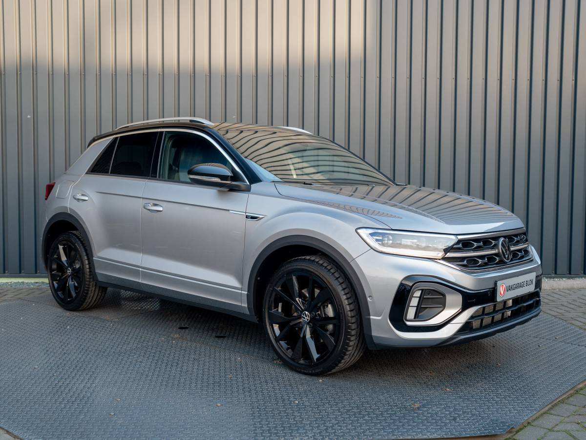 Volkswagen T-Roc Volkswagen T-Roc 1.5 TSI 150Pk R-Line Business | IQ Light | 19” | Camera | Prijs Rijklaar!!