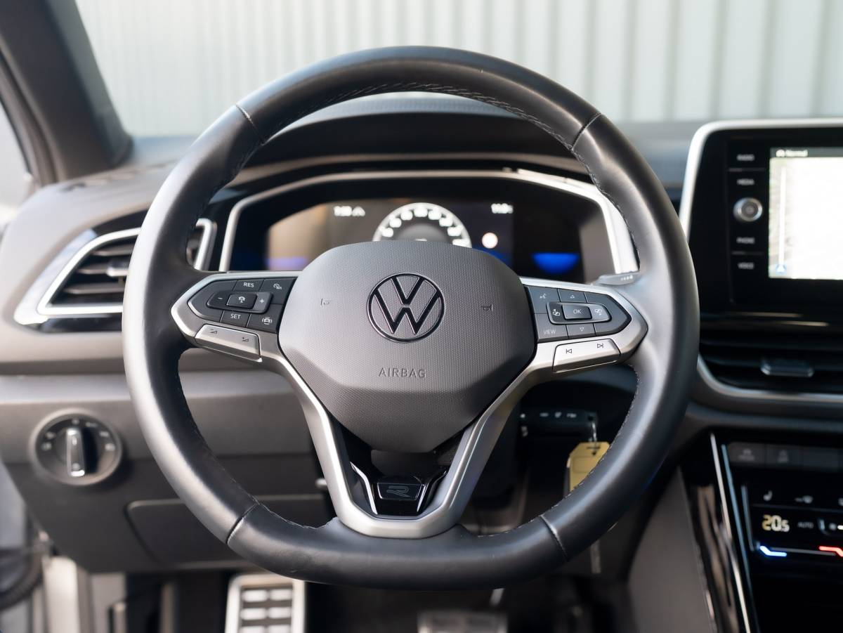 Volkswagen T-Roc Volkswagen T-Roc 1.5 TSI 150Pk R-Line Business | IQ Light | 19” | Camera | Prijs Rijklaar!!