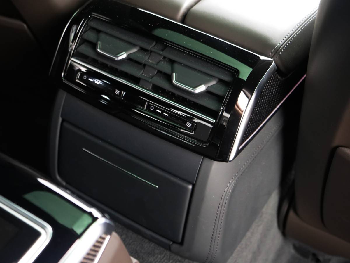 Audi S8 Audi S8 4.0 TFSI S8 Quattro | Achteras besturing | Ceramic brake | B&O | 3D Top view..