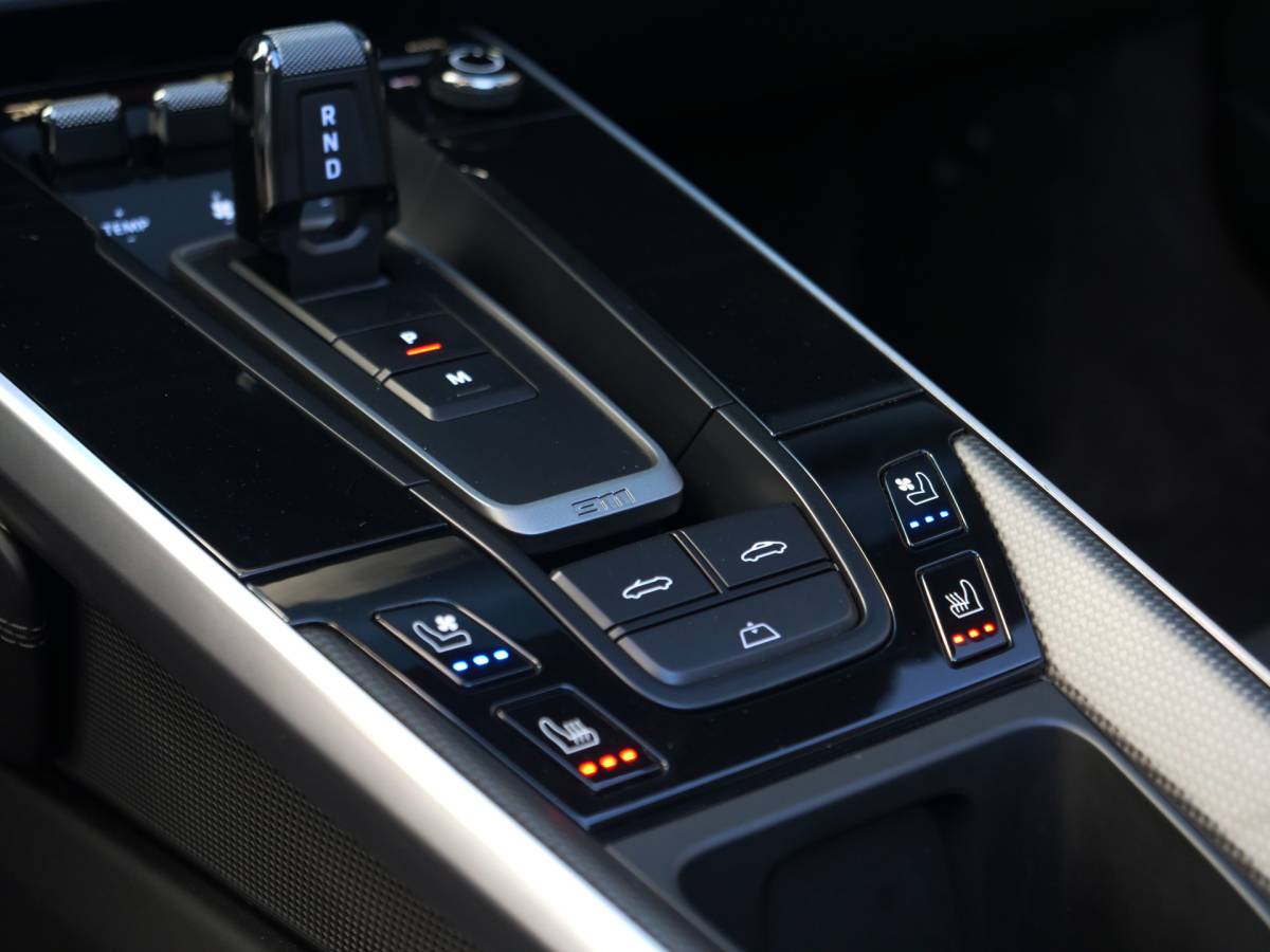 Porsche 911 Porsche 911 Cabrio 3.8 Turbo S | NL auto | burmester | carbon | sport-uitlaat | vierwielsturing