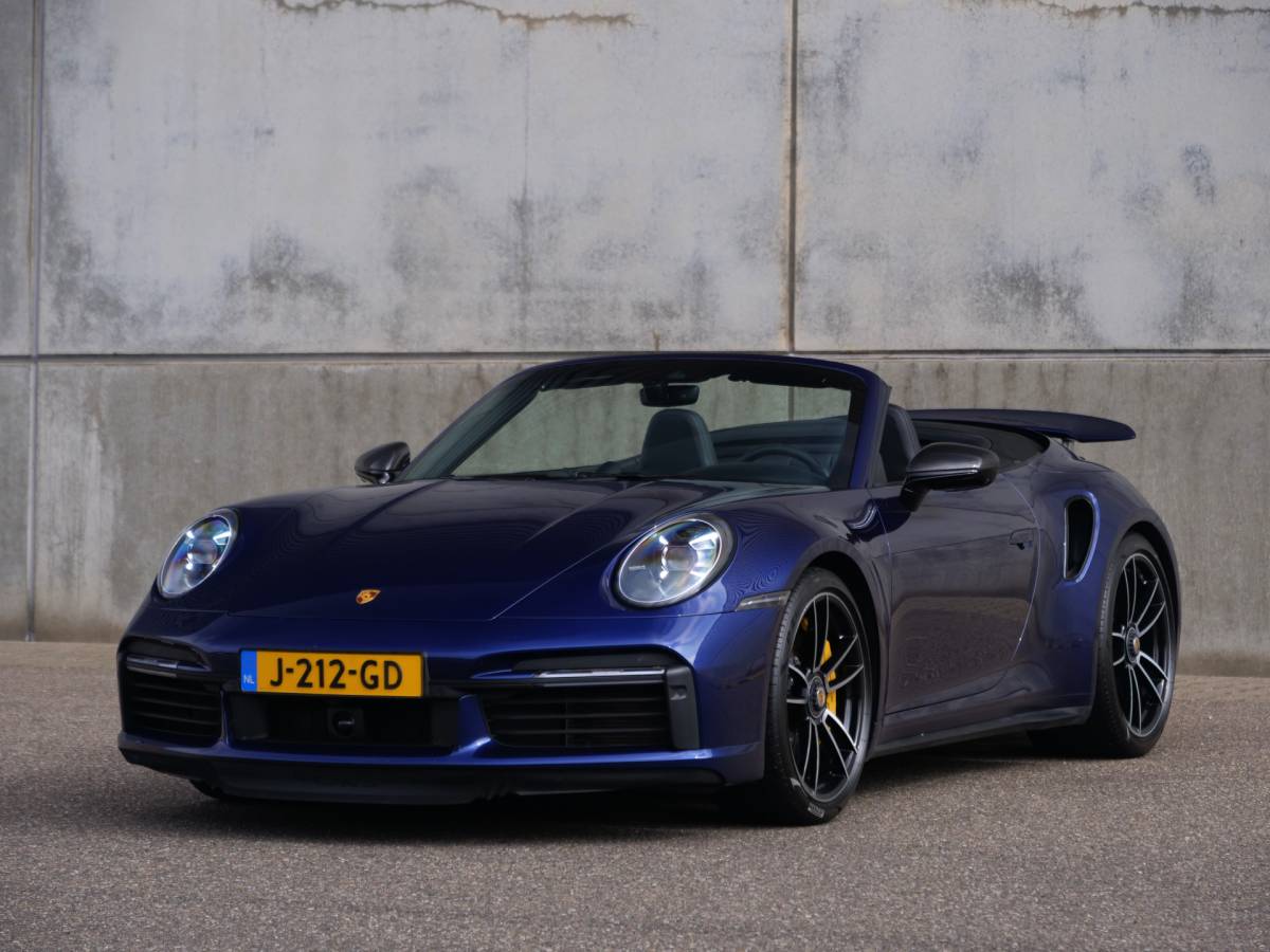Porsche 911 Porsche 911 Cabrio 3.8 Turbo S | NL auto | burmester | carbon | sport-uitlaat | vierwielsturing