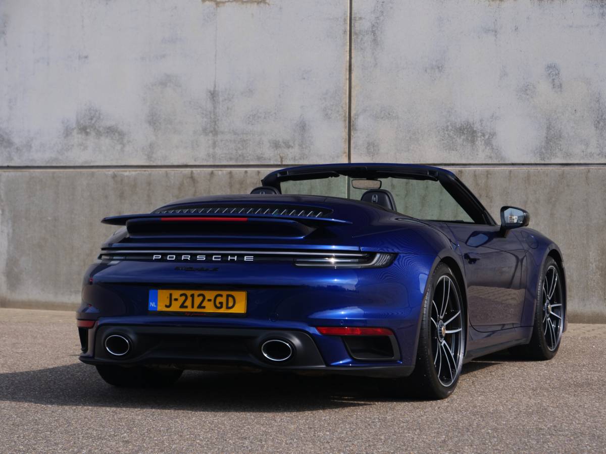 Porsche 911 Porsche 911 Cabrio 3.8 Turbo S | NL auto | burmester | carbon | sport-uitlaat | vierwielsturing