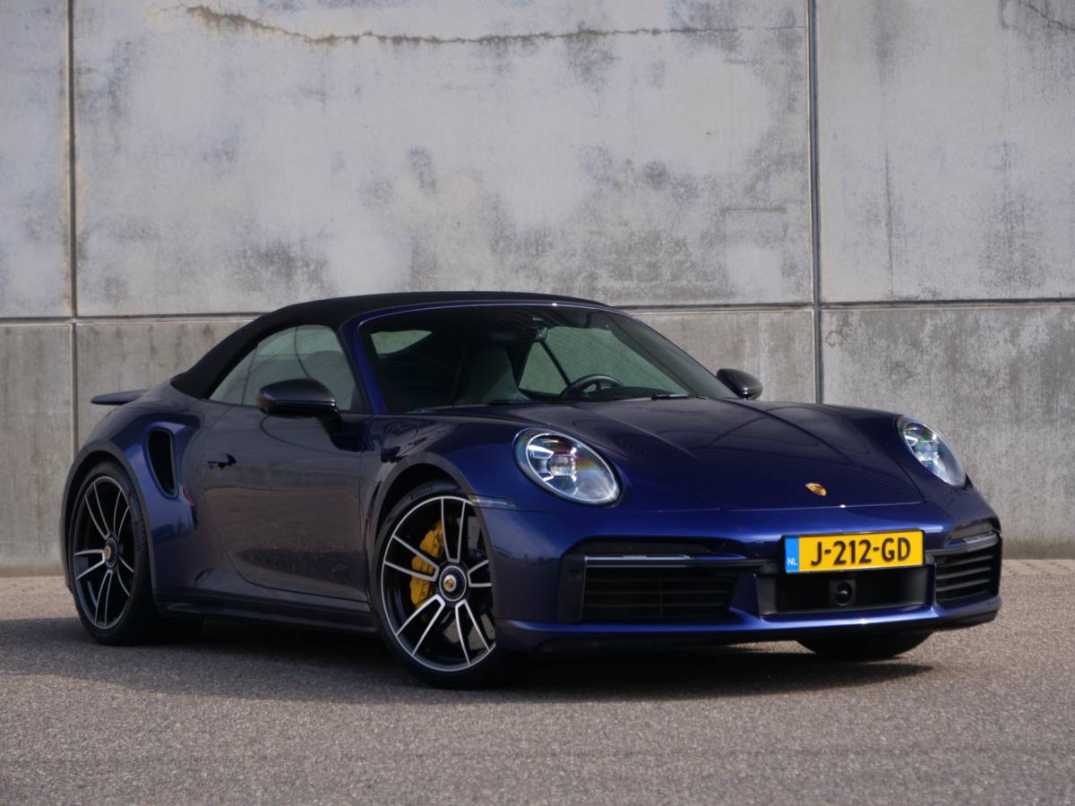 Porsche 911 Porsche 911 Cabrio 3.8 Turbo S | NL auto | burmester | carbon | sport-uitlaat | vierwielsturing