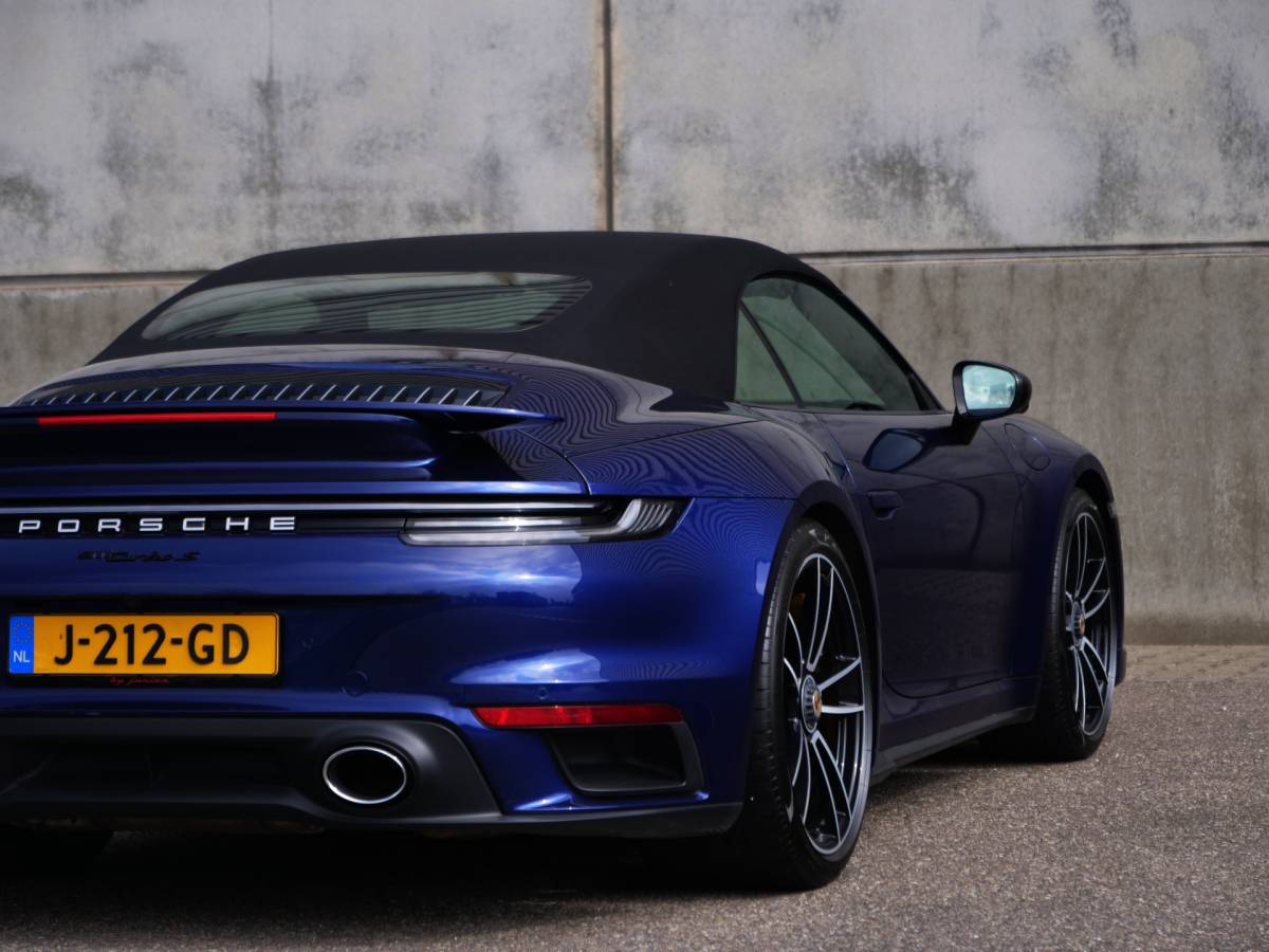 Porsche 911 Porsche 911 Cabrio 3.8 Turbo S | NL auto | burmester | carbon | sport-uitlaat | vierwielsturing