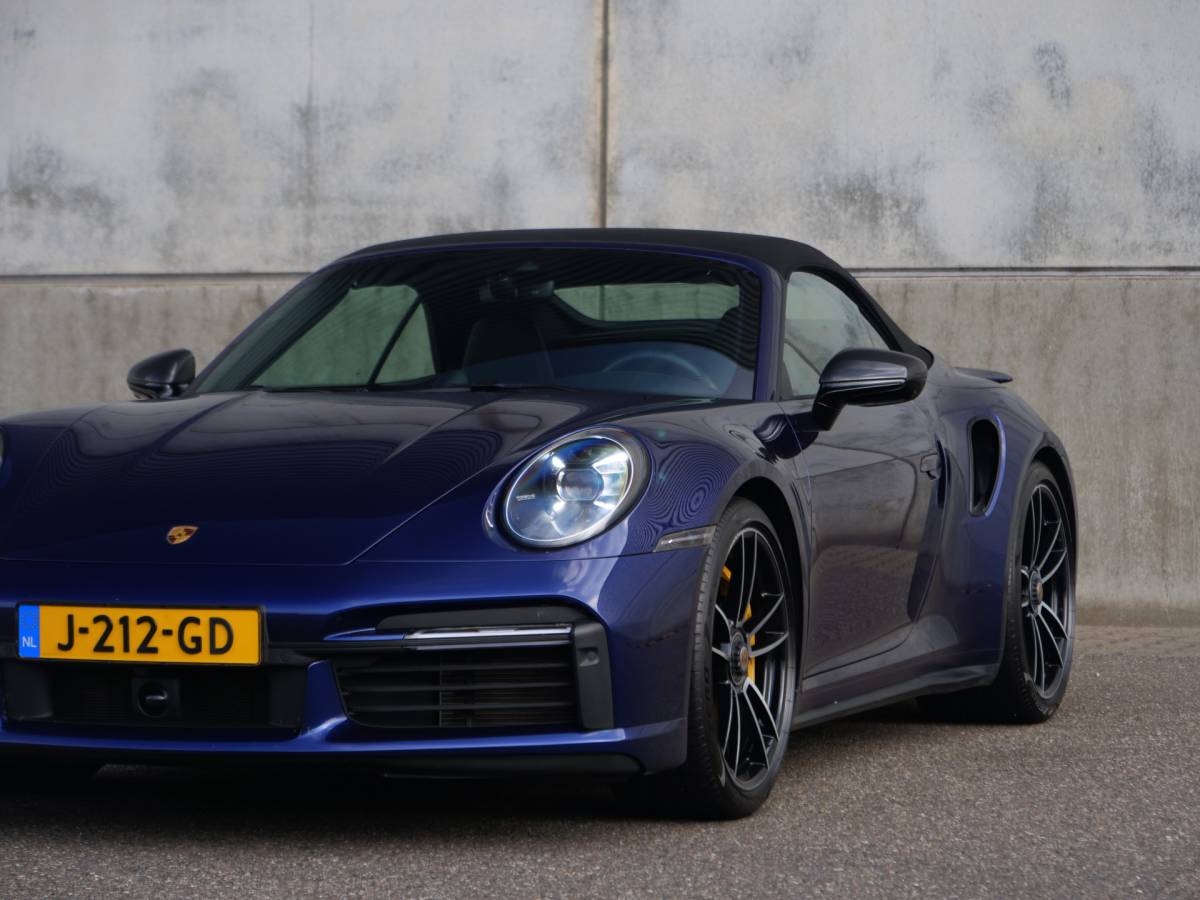 Porsche 911 Porsche 911 Cabrio 3.8 Turbo S | NL auto | burmester | carbon | sport-uitlaat | vierwielsturing