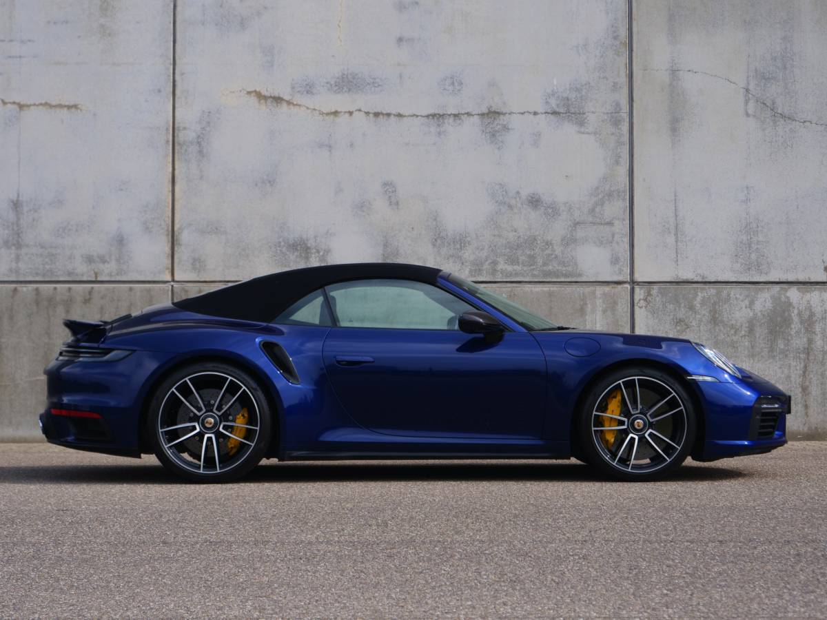 Porsche 911 Porsche 911 Cabrio 3.8 Turbo S | NL auto | burmester | carbon | sport-uitlaat | vierwielsturing