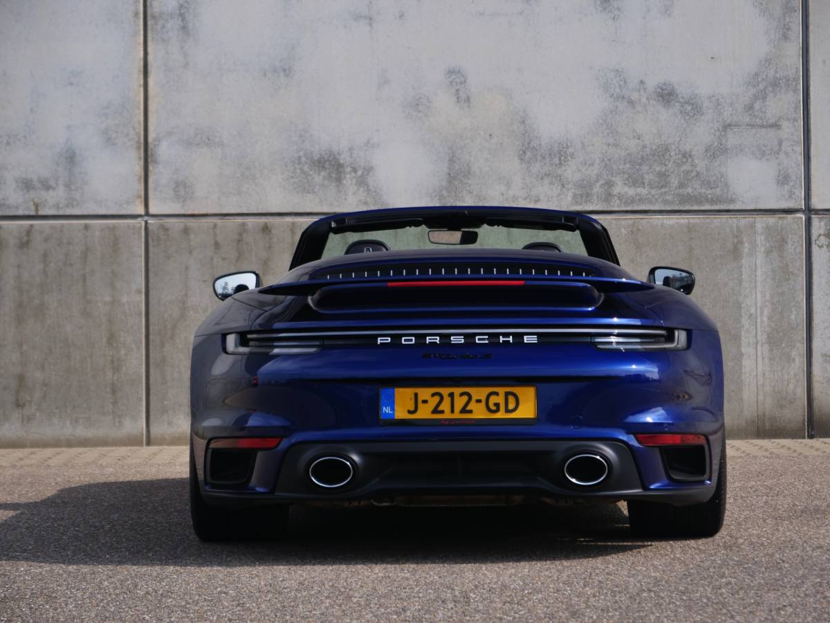 Porsche 911 Porsche 911 Cabrio 3.8 Turbo S | NL auto | burmester | carbon | sport-uitlaat | vierwielsturing