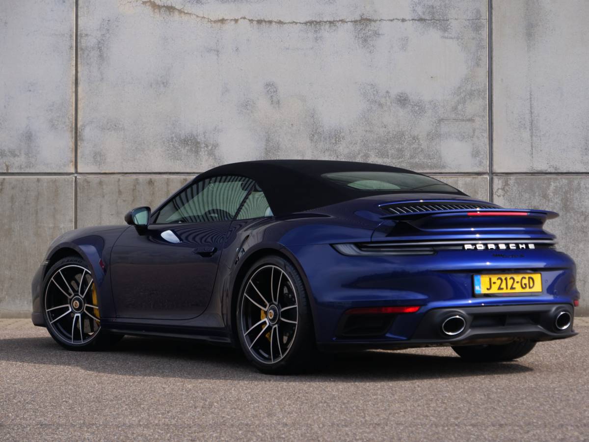 Porsche 911 Porsche 911 Cabrio 3.8 Turbo S | NL auto | burmester | carbon | sport-uitlaat | vierwielsturing