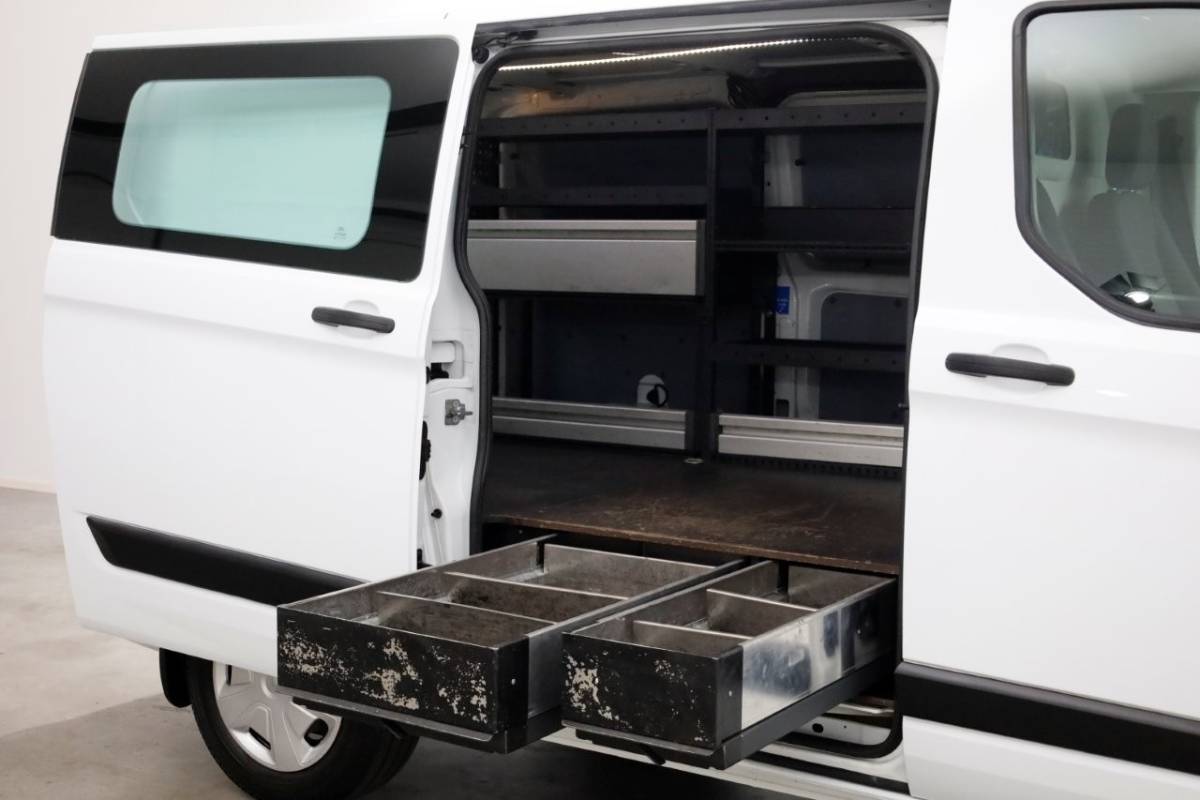 Ford Transit Custom Ford Transit Custom 340 2.0 TDCI 130pk E6 L1H1 Trend Airco/Inrichting 10-2018