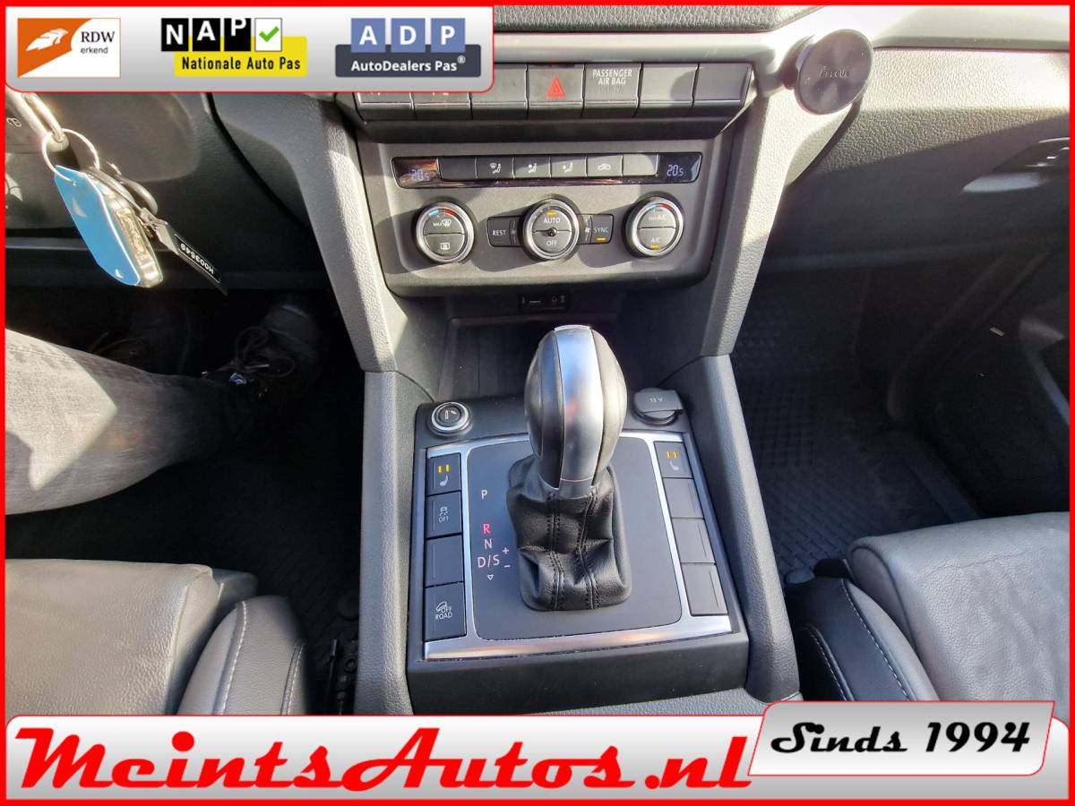 Volkswagen Amarok Volkswagen Amarok 3.0 TDI 4Motion V6 258Pk DC Dubbele Cabine XL E6 AVENTURA Grijs Kenteken
