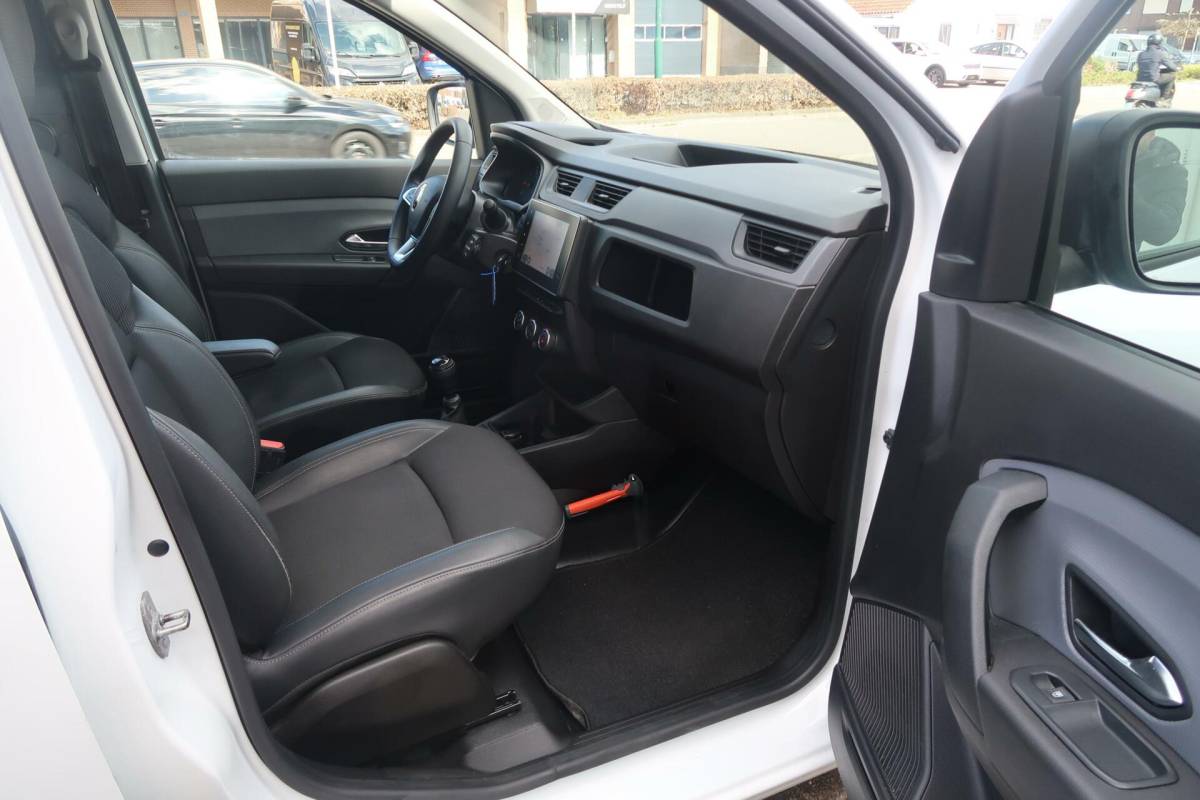 Renault Express Renault Express 1.5 dCi NAVIGATIE|CARPLAY|CRUISECONTROL|HALF-LEDER|PDC|DEALER ONDERHOUDEN