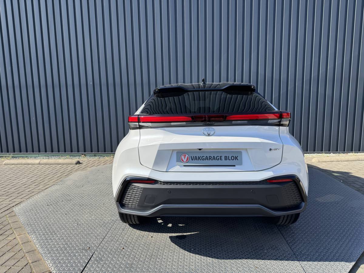 Toyota C-HR Toyota C-HR 2.0 Hybrid 200 Executive/Bi tone | 2.200 km | JBL | Sportstoelen | Rijklaar!!!