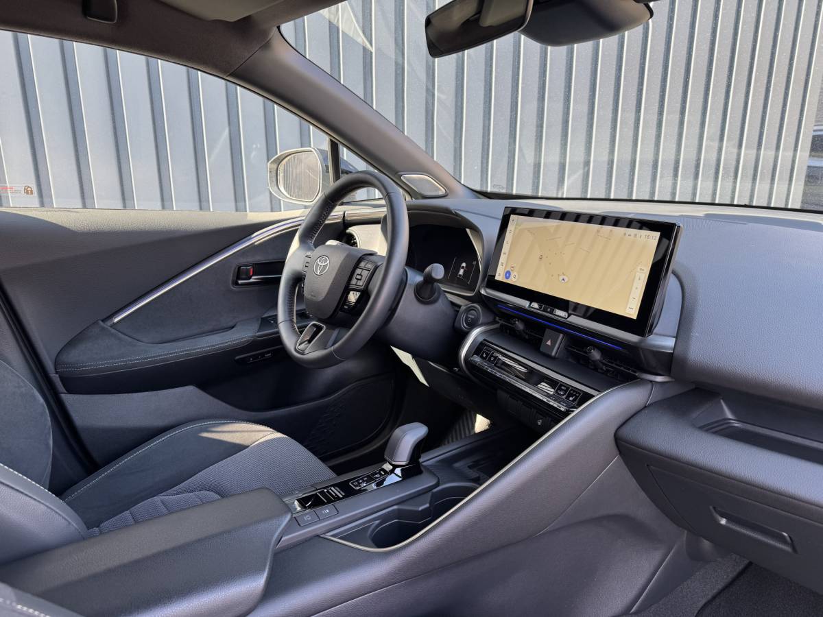 Toyota C-HR Toyota C-HR 2.0 Hybrid 200 Executive/Bi tone | 2.200 km | JBL | Sportstoelen | Rijklaar!!!