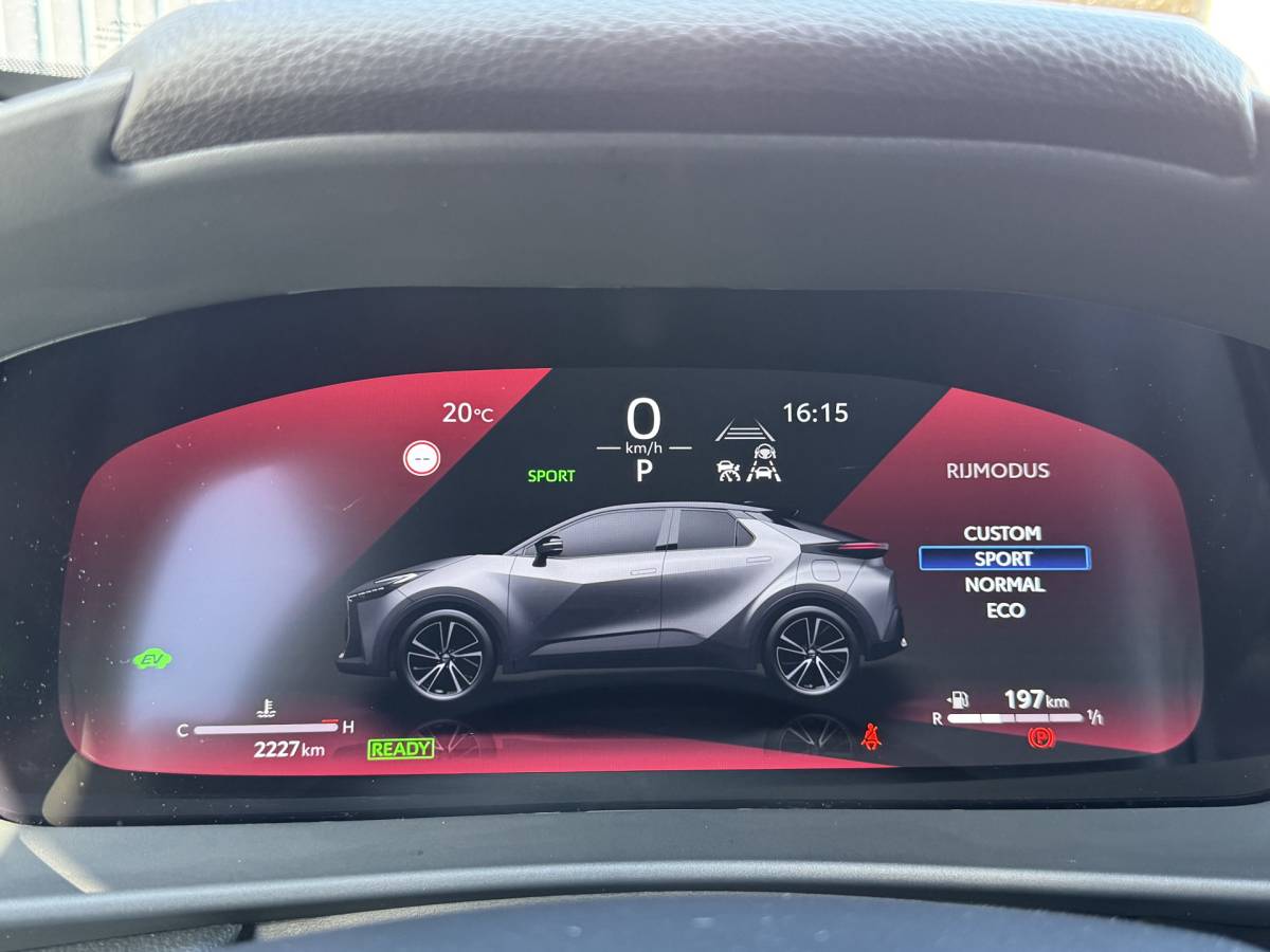 Toyota C-HR Toyota C-HR 2.0 Hybrid 200 Executive/Bi tone | 2.200 km | JBL | Sportstoelen | Rijklaar!!!