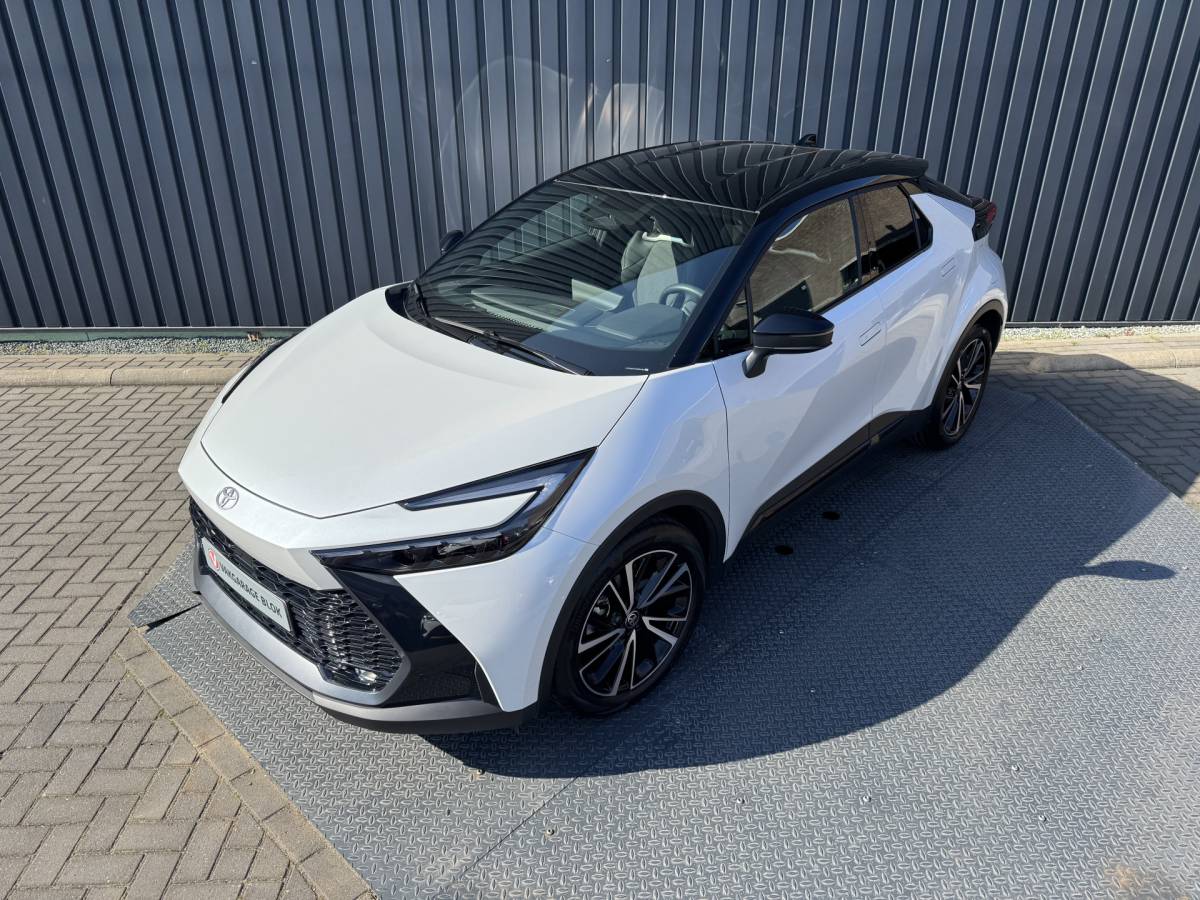 Toyota C-HR Toyota C-HR 2.0 Hybrid 200 Executive/Bi tone | 2.200 km | JBL | Sportstoelen | Rijklaar!!!